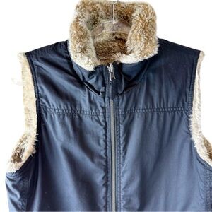 GAP Women’s Medium Black Faux Fur Lined Reversible Vest